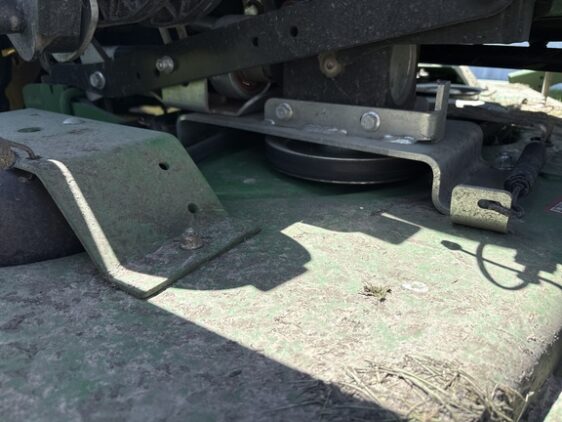 2017 John Deere 2032R - Image 21