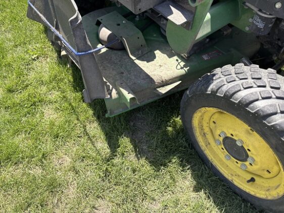 2017 John Deere 2032R - Image 12