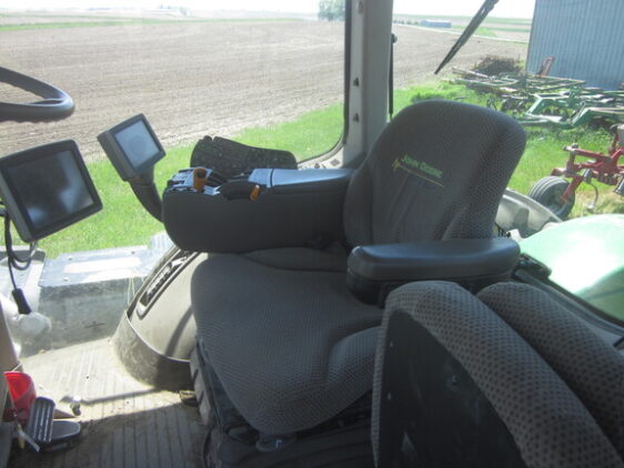 2012 John Deere 9560R - Image 25
