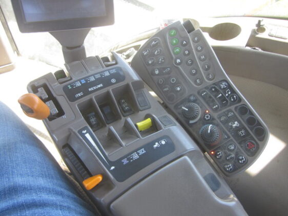 2012 John Deere 9560R - Image 22