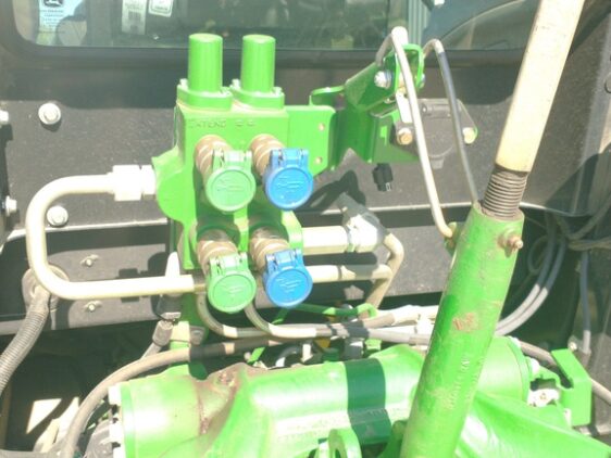 2013 John Deere 5085M - Image 6
