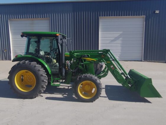 2013 John Deere 5085M - Image 23