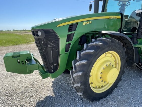 2010 John Deere 8295R - Image 5
