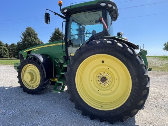 2010 John Deere 8295R - Image 7