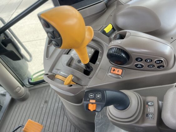 2023 John Deere 6R 140 - Image 18
