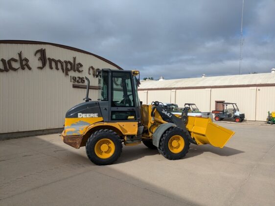 2014 John Deere 244J - Image 4