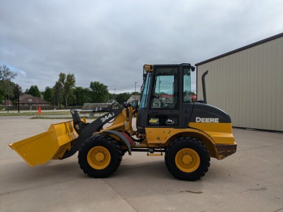 2014 John Deere 244J - Image 2