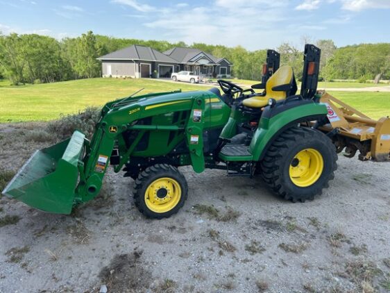 2018 John Deere 2032R