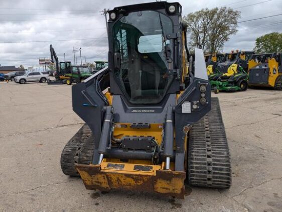 2021 John Deere 331G - Image 3