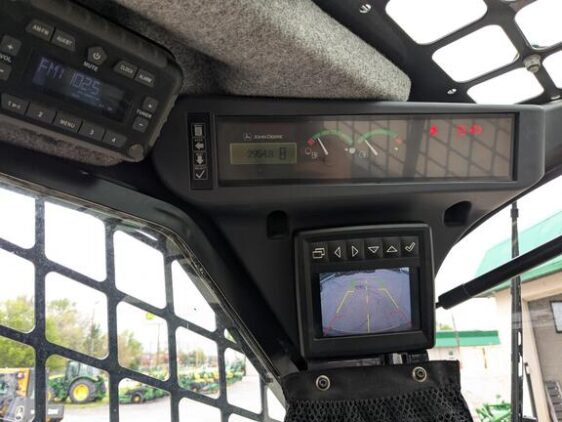 2021 John Deere 331G - Image 8