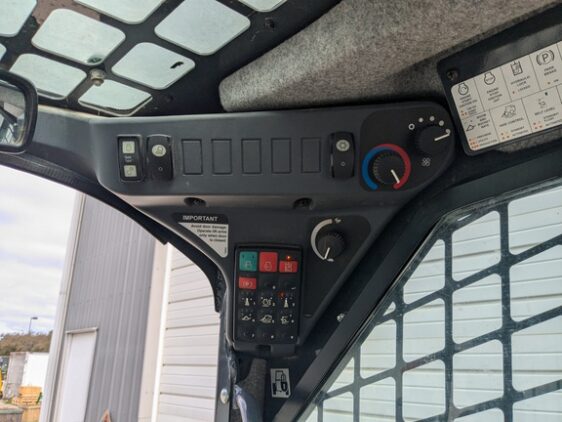 2022 John Deere 333G - Image 15