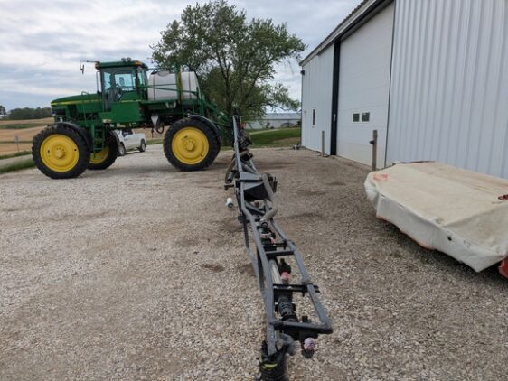 2004 John Deere 4710 - Image 2