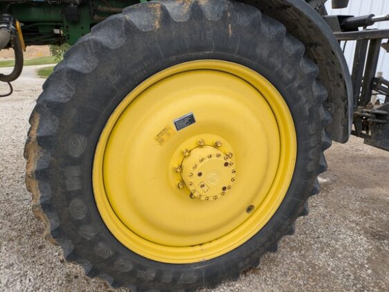 2004 John Deere 4710 - Image 3