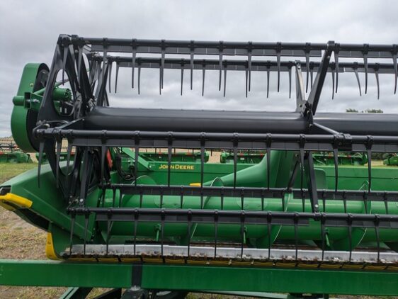 2016 John Deere 635F - Image 2