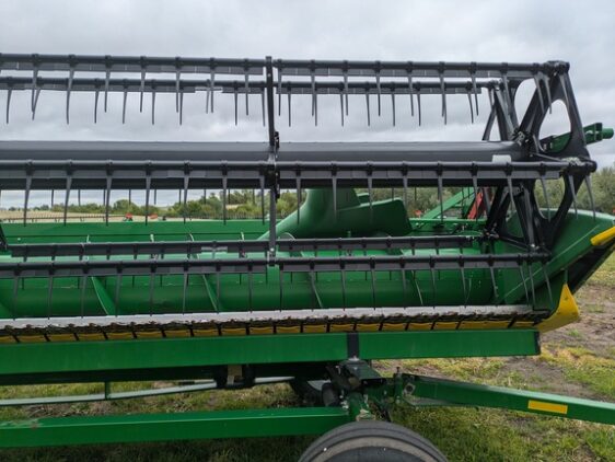 2016 John Deere 635F - Image 4