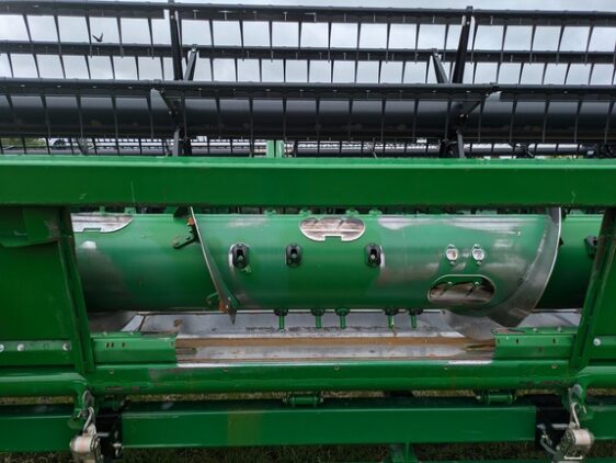 2016 John Deere 635F - Image 8