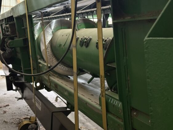 2010 John Deere 630F - Image 7