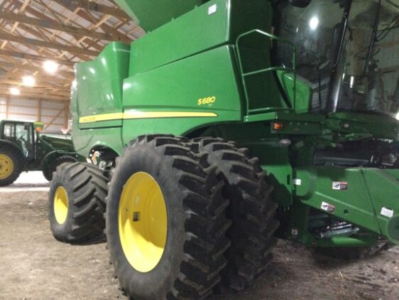 2017 John Deere S680 - Image 2