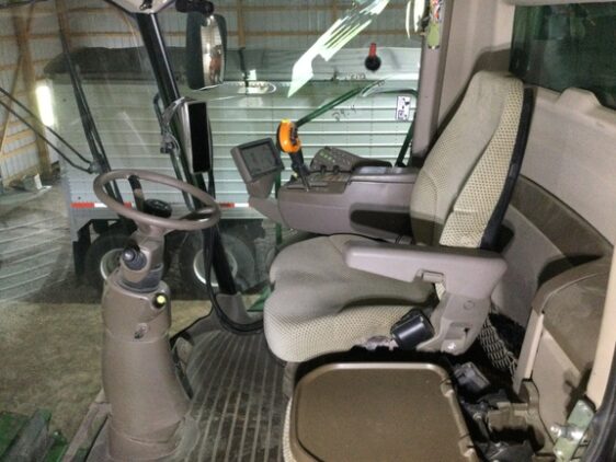 2017 John Deere S680 - Image 4