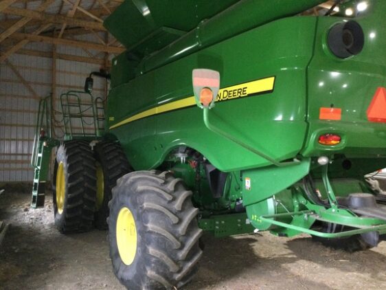 2017 John Deere S680 - Image 5