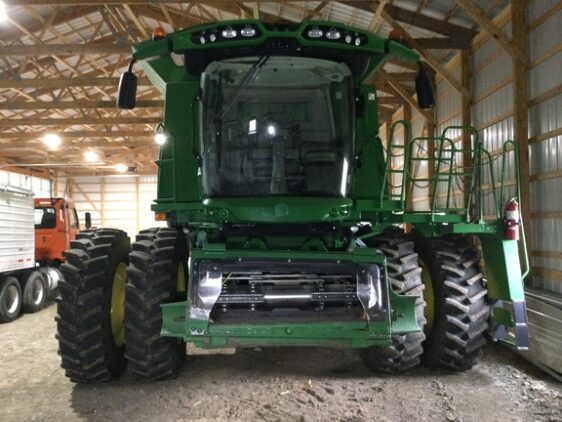 2017 John Deere S680 - Image 12