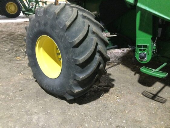 2017 John Deere S680 - Image 13