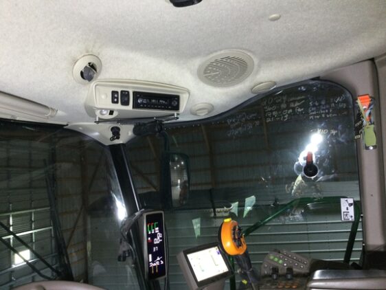 2017 John Deere S680 - Image 19
