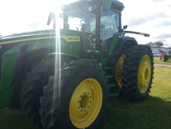 2024 John Deere 8R 410 - Image 2