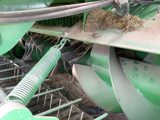 2022 John Deere L341 - Image 8