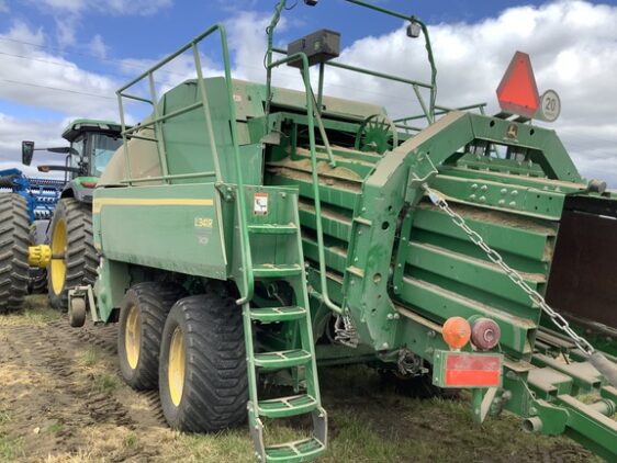 2022 John Deere L341 - Image 4
