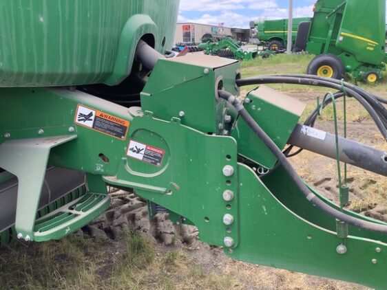2022 John Deere L341 - Image 13