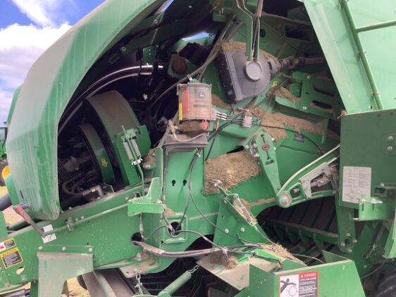 2022 John Deere L341 - Image 6