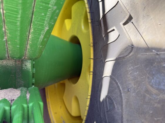 2024 John Deere 9R 590 - Image 16