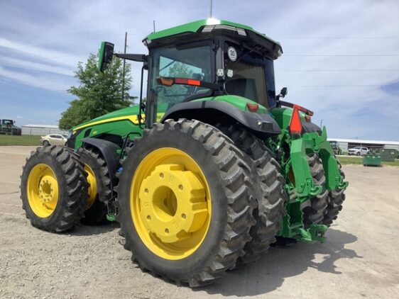 2024 John Deere 8R 410 - Image 2