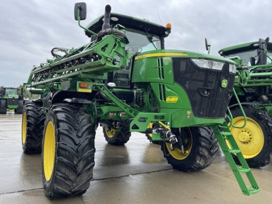 2021 John Deere R4044