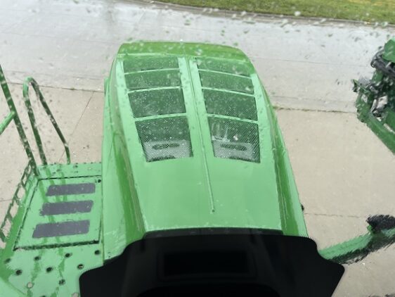2021 John Deere R4044 - Image 9