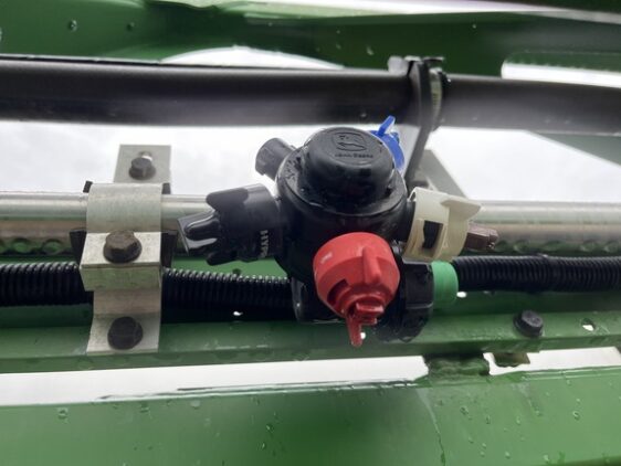 2021 John Deere R4044 - Image 6