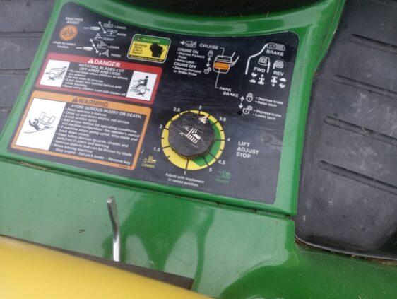 2008 John Deere X728 - Image 13