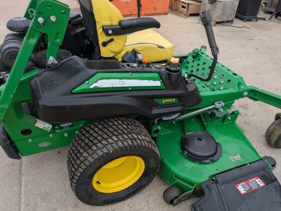 2019 John Deere Z950R - Image 10