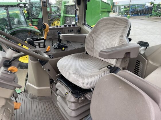 2019 John Deere 6145M - Image 10