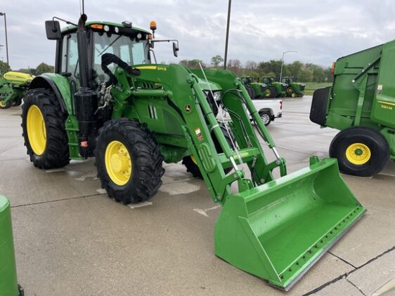 2019 John Deere 6145M
