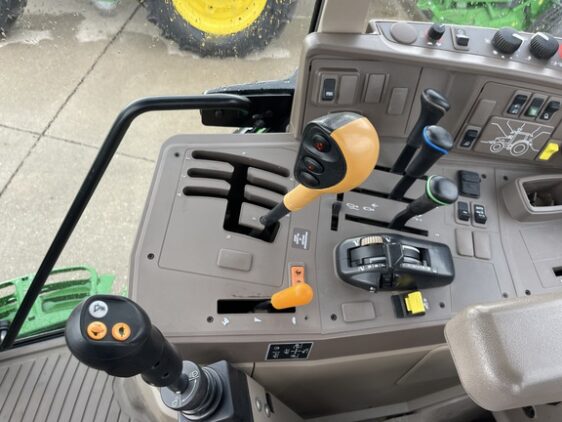 2019 John Deere 6145M - Image 11