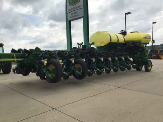 2009 John Deere 1770NT CCS - Image 29