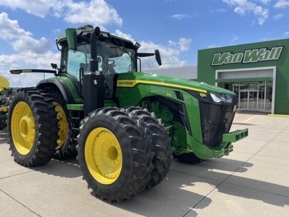 2023 John Deere 8R 310 - Image 4