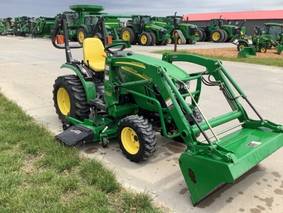 2007 John Deere 2320