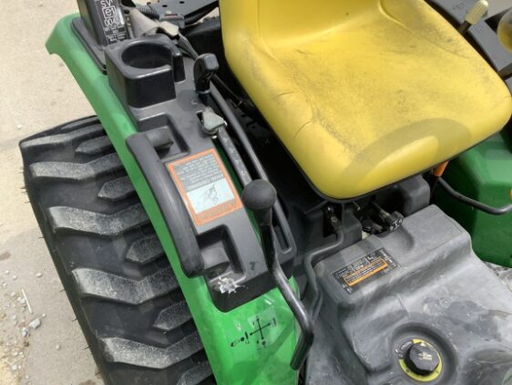 2007 John Deere 2320 - Image 27