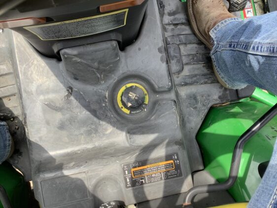 2007 John Deere 2320 - Image 31