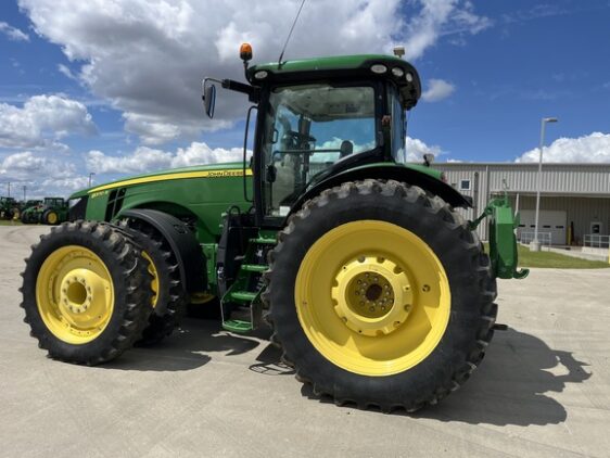 2016 John Deere 8370R - Image 3