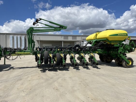 2009 John Deere 1770NT CCS - Image 2