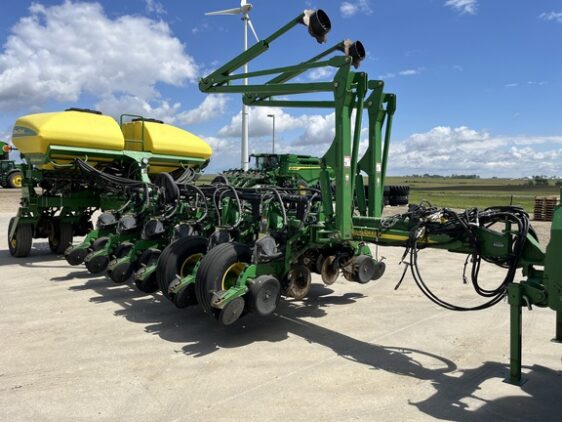 2009 John Deere 1770NT CCS - Image 9